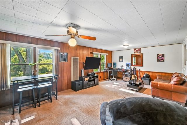 351 Niles Vienna Road, Vienna, OH 44473