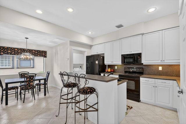 8046 Via Grande, Boynton Beach, FL 33437