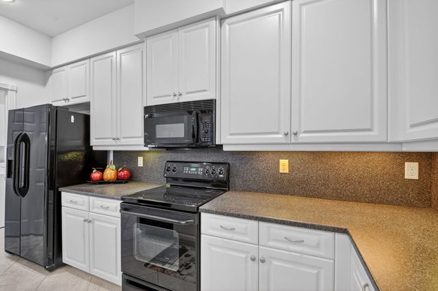 8046 Via Grande, Boynton Beach, FL 33437