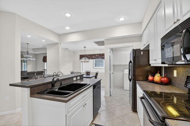 8046 Via Grande, Boynton Beach, FL 33437