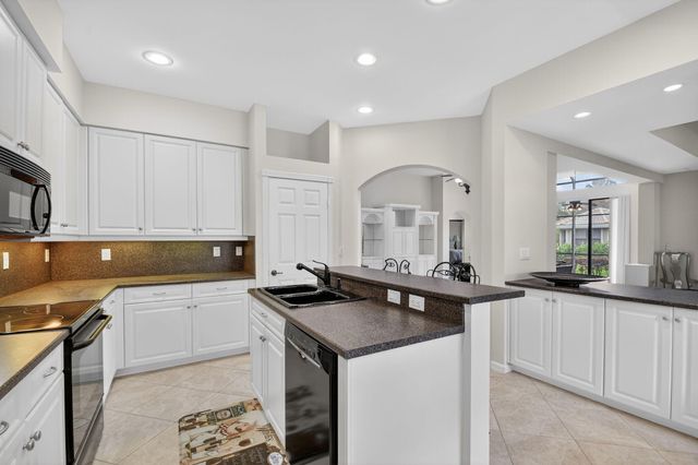 8046 Via Grande, Boynton Beach, FL 33437