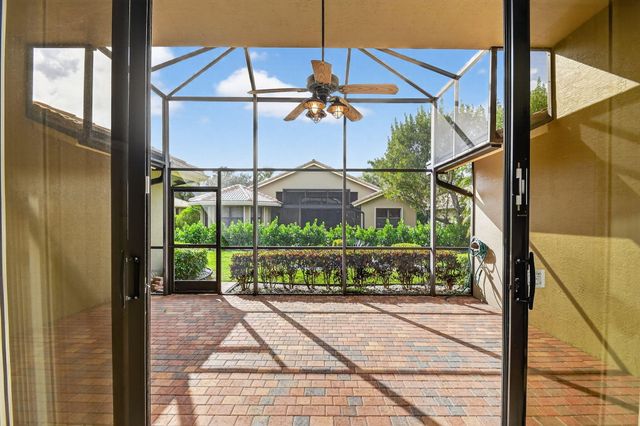 8046 Via Grande, Boynton Beach, FL 33437