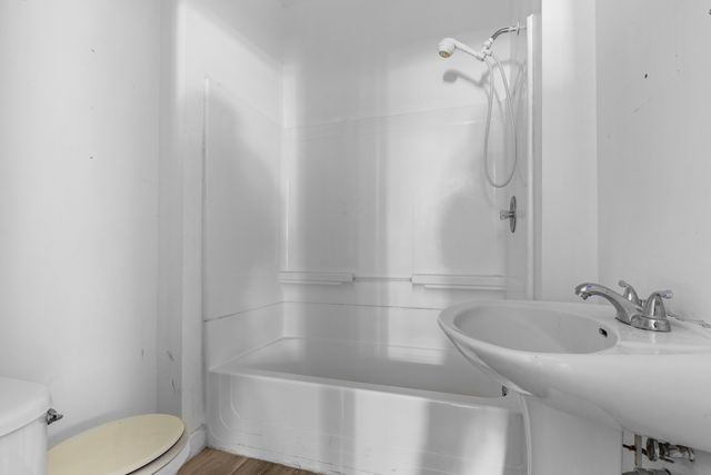 221 Rome Avenue, Rockford, IL 61107