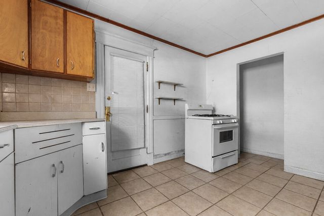 221 Rome Avenue, Rockford, IL 61107