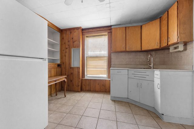 221 Rome Avenue, Rockford, IL 61107