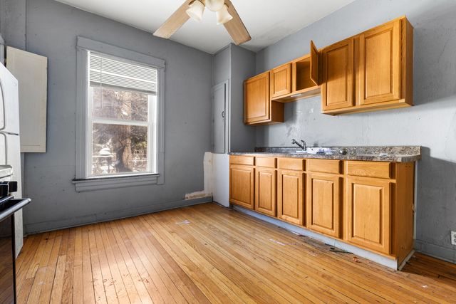 221 Rome Avenue, Rockford, IL 61107