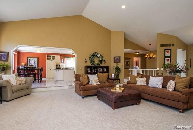 48428 Estera Drive, Utica, MI 48315