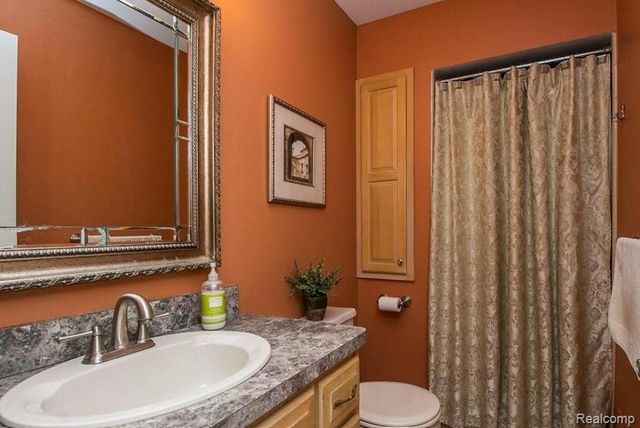 48428 Estera Drive, Utica, MI 48315