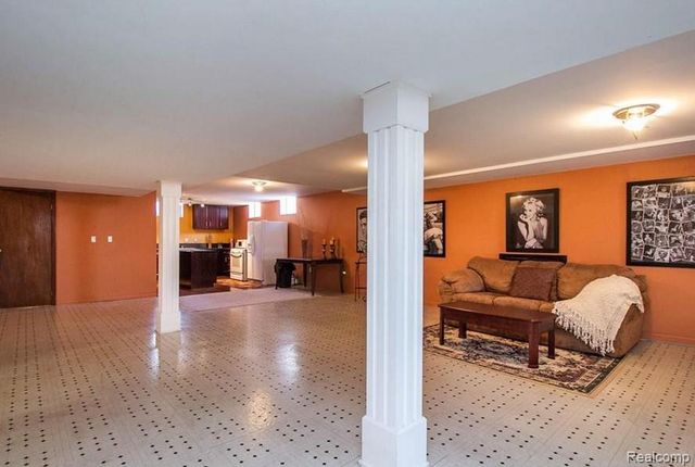 48428 Estera Drive, Utica, MI 48315