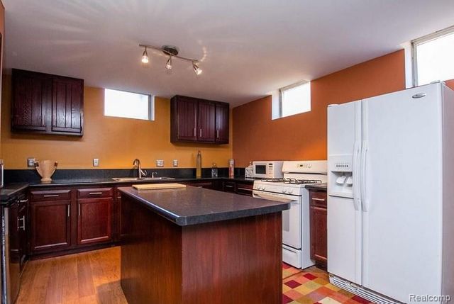 48428 Estera Drive, Utica, MI 48315
