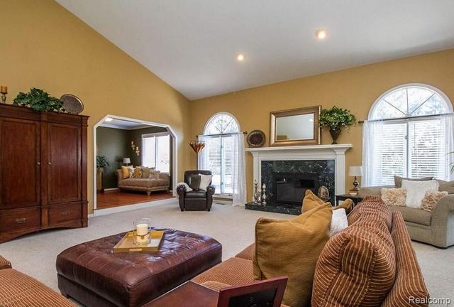 48428 Estera Drive, Utica, MI 48315