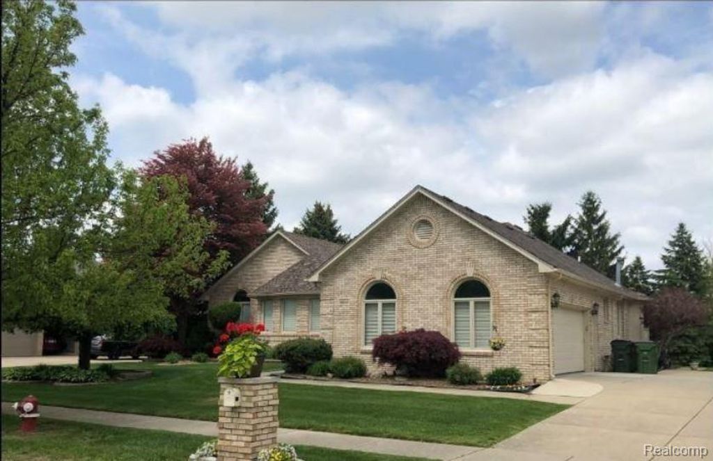 48428 Estera Drive, Utica, MI 48315