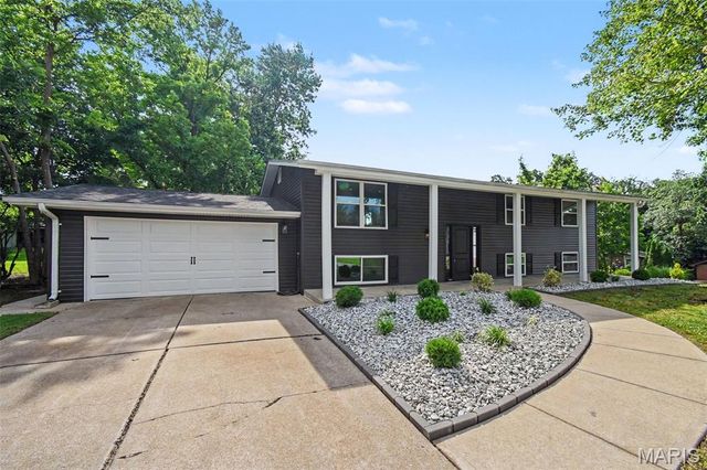 4 Lussac Court, Lake St Louis, MO 63367