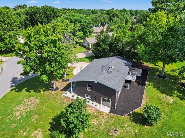 4 Lussac Court, Lake St Louis, MO 63367
