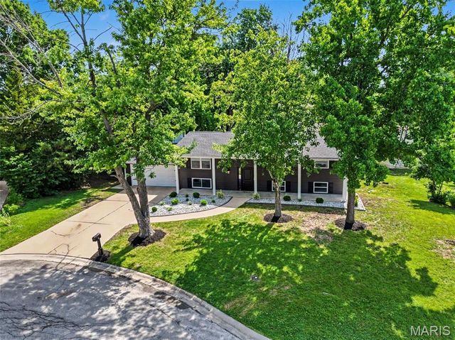 4 Lussac Court, Lake St Louis, MO 63367