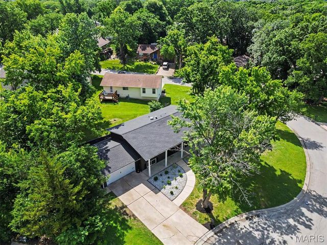 4 Lussac Court, Lake St Louis, MO 63367
