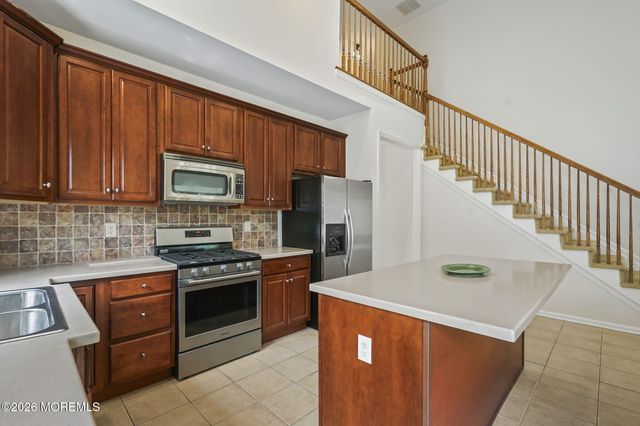 47 Yates Road, Manalapan, NJ 07726