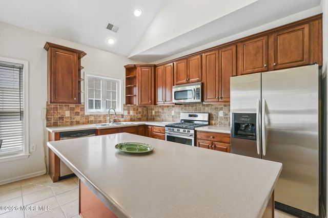 47 Yates Road, Manalapan, NJ 07726
