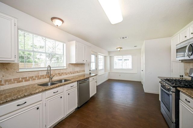 2914 Silent Drive, Sugar Land, TX 77498