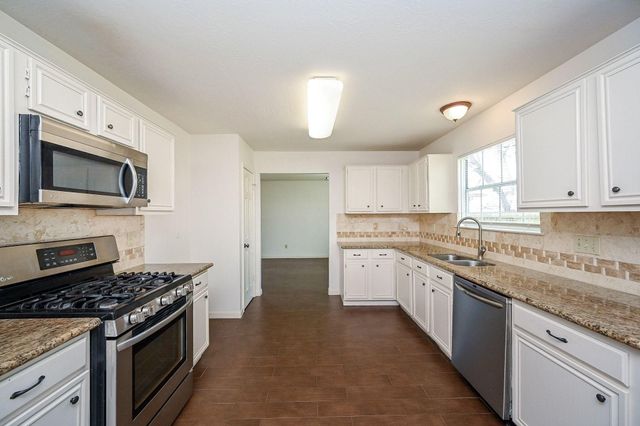 2914 Silent Drive, Sugar Land, TX 77498