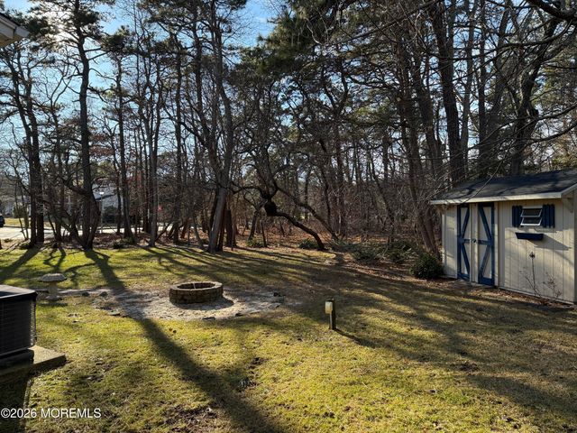 4 Cambridge Court, Toms River, NJ 08753