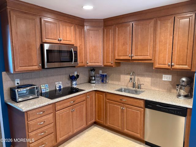 4 Cambridge Court, Toms River, NJ 08753