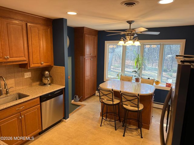 4 Cambridge Court, Toms River, NJ 08753