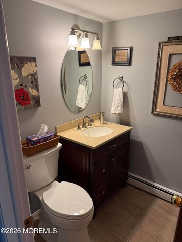 4 Cambridge Court, Toms River, NJ 08753