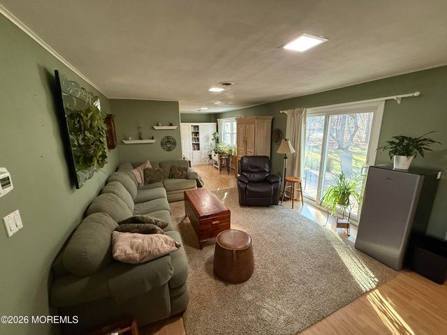 4 Cambridge Court, Toms River, NJ 08753