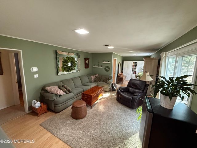 4 Cambridge Court, Toms River, NJ 08753