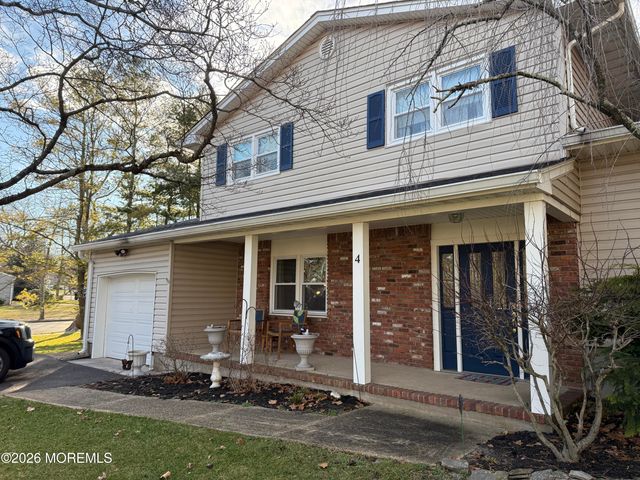 4 Cambridge Court, Toms River, NJ 08753