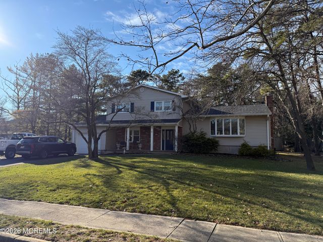 4 Cambridge Court, Toms River, NJ 08753
