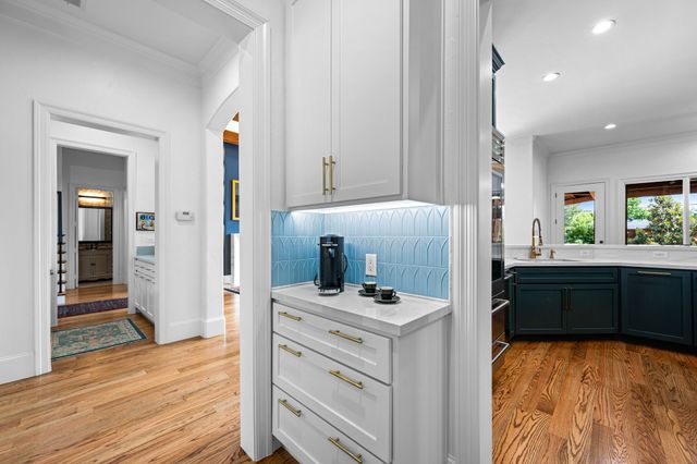 6130 Lavendale Avenue, Dallas, TX 75230