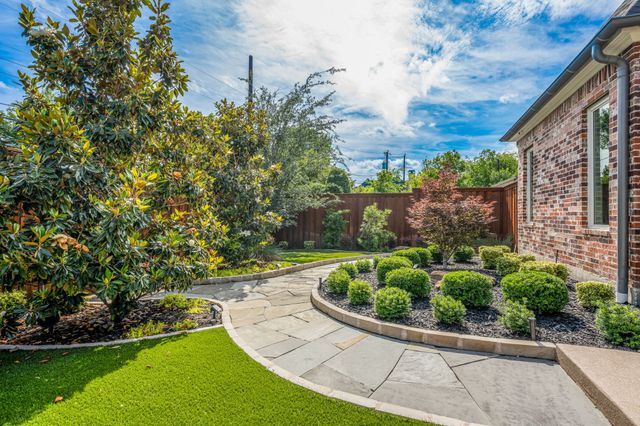 6130 Lavendale Avenue, Dallas, TX 75230