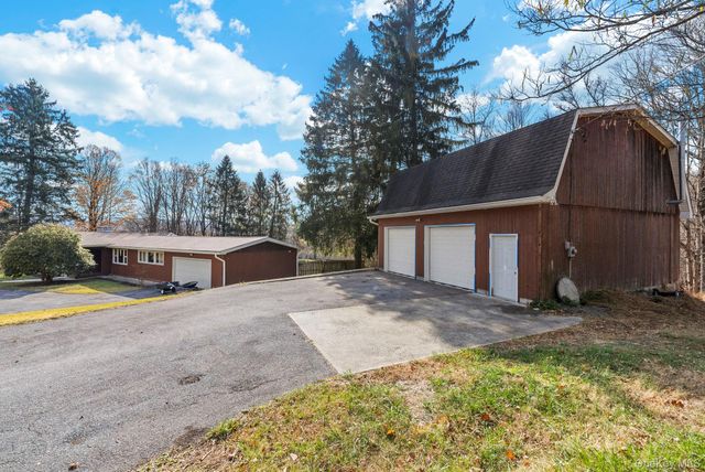 45 BAKER Rd Road, Hopewell Junction, NY 12533