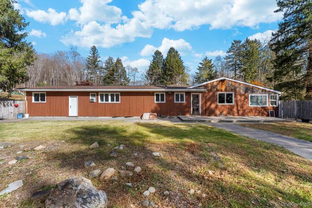 45 BAKER Rd Road, Hopewell Junction, NY 12533