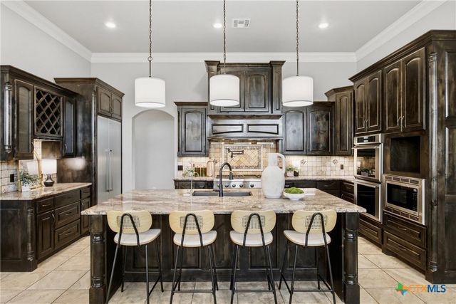 407 Creekside Drive, Salado, TX 76571
