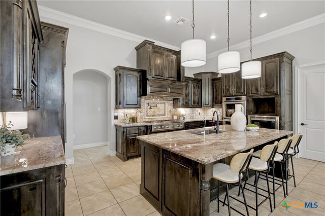 407 Creekside Drive, Salado, TX 76571