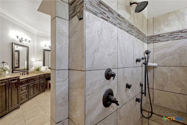407 Creekside Drive, Salado, TX 76571