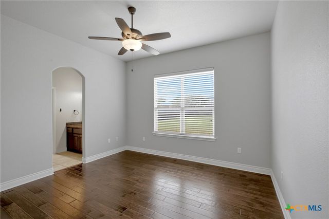 407 Creekside Drive, Salado, TX 76571