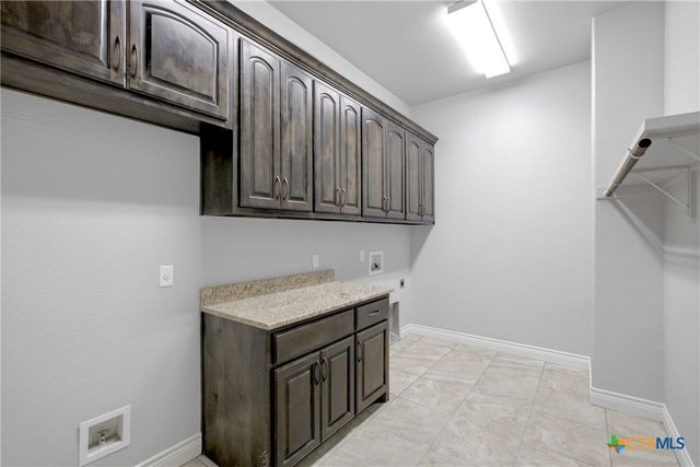 407 Creekside Drive, Salado, TX 76571