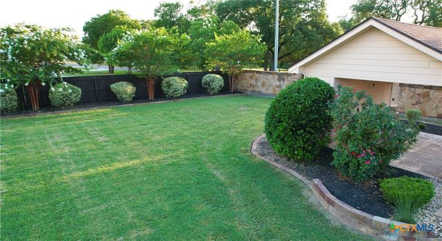 407 Creekside Drive, Salado, TX 76571