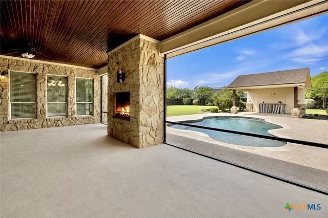 407 Creekside Drive, Salado, TX 76571