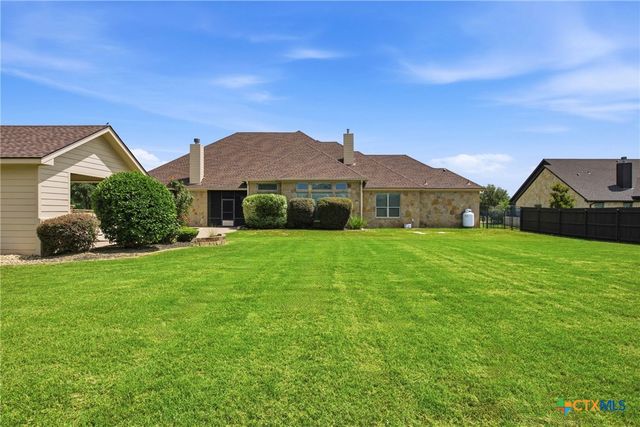 407 Creekside Drive, Salado, TX 76571