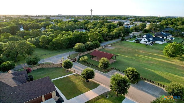 407 Creekside Drive, Salado, TX 76571