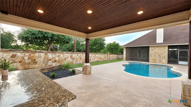 407 Creekside Drive, Salado, TX 76571