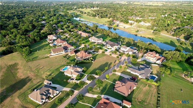407 Creekside Drive, Salado, TX 76571