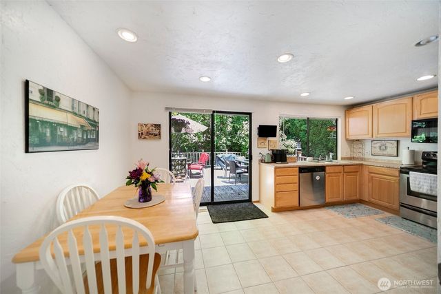 7880 NE Forest Ridge Lane, Bremerton, WA 98311