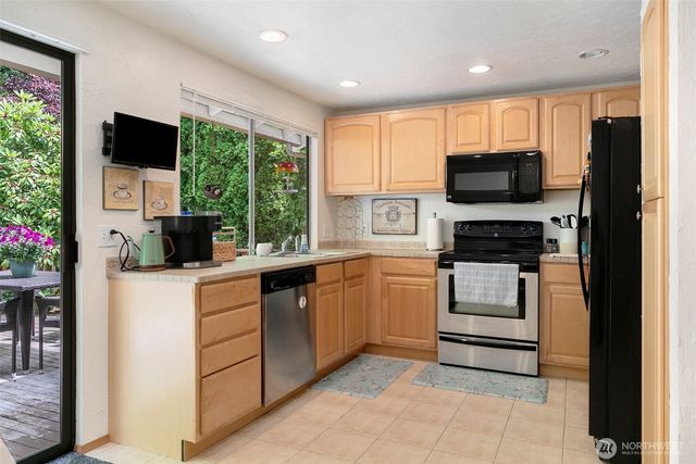 7880 NE Forest Ridge Lane, Bremerton, WA 98311
