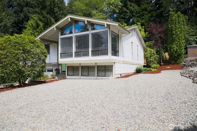 7880 NE Forest Ridge Lane, Bremerton, WA 98311